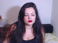 Deze webcam vrouw showt der behamaat D tieten achter de sekscam