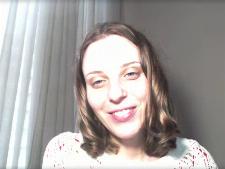 Een dunne webcam babe met bruin haar gedurende de cam seks