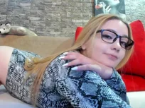 Een speelse slangenprint blik