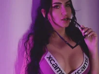 Laat me je plagen in neonlicht