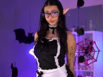 Jouw speelse elf-meid wacht