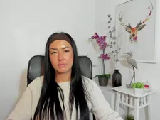 LauraCharm 9