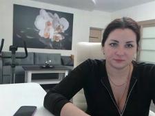 De Europese cam dame HotAmanda tijdens 1 van haar webcamsex spektakels
