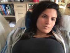 Onze webcam girl showt der BH maat F borsten voor de seks chat